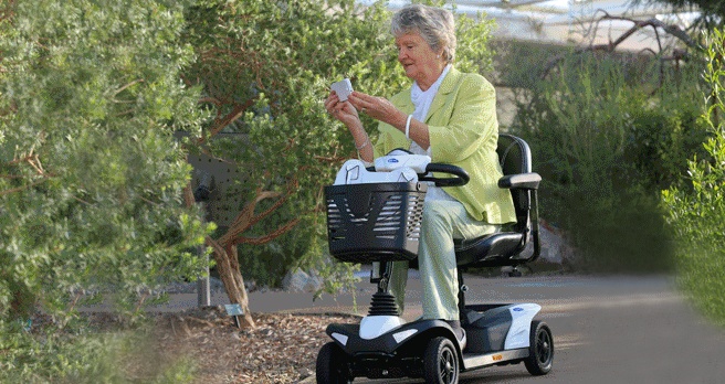 scootmobiel Invacare Colibri in wit