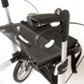 De Gemino 60 rollator heeft ergonomische handvaten.